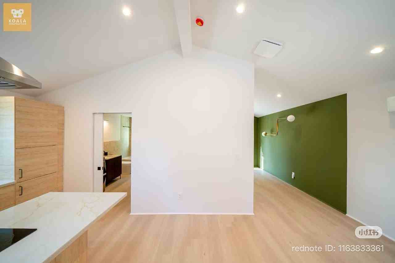 1152 W Kensington Rd #1 - Photo 2 of 8