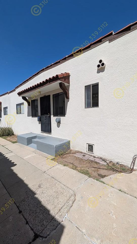 1234 N Kenmore Ave #1 - Photo 3 of 10