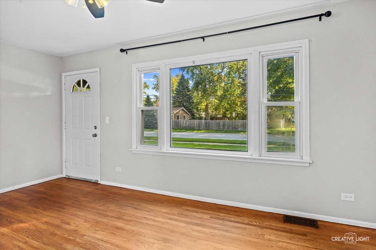 1114 S President St - Photo 2 of 17