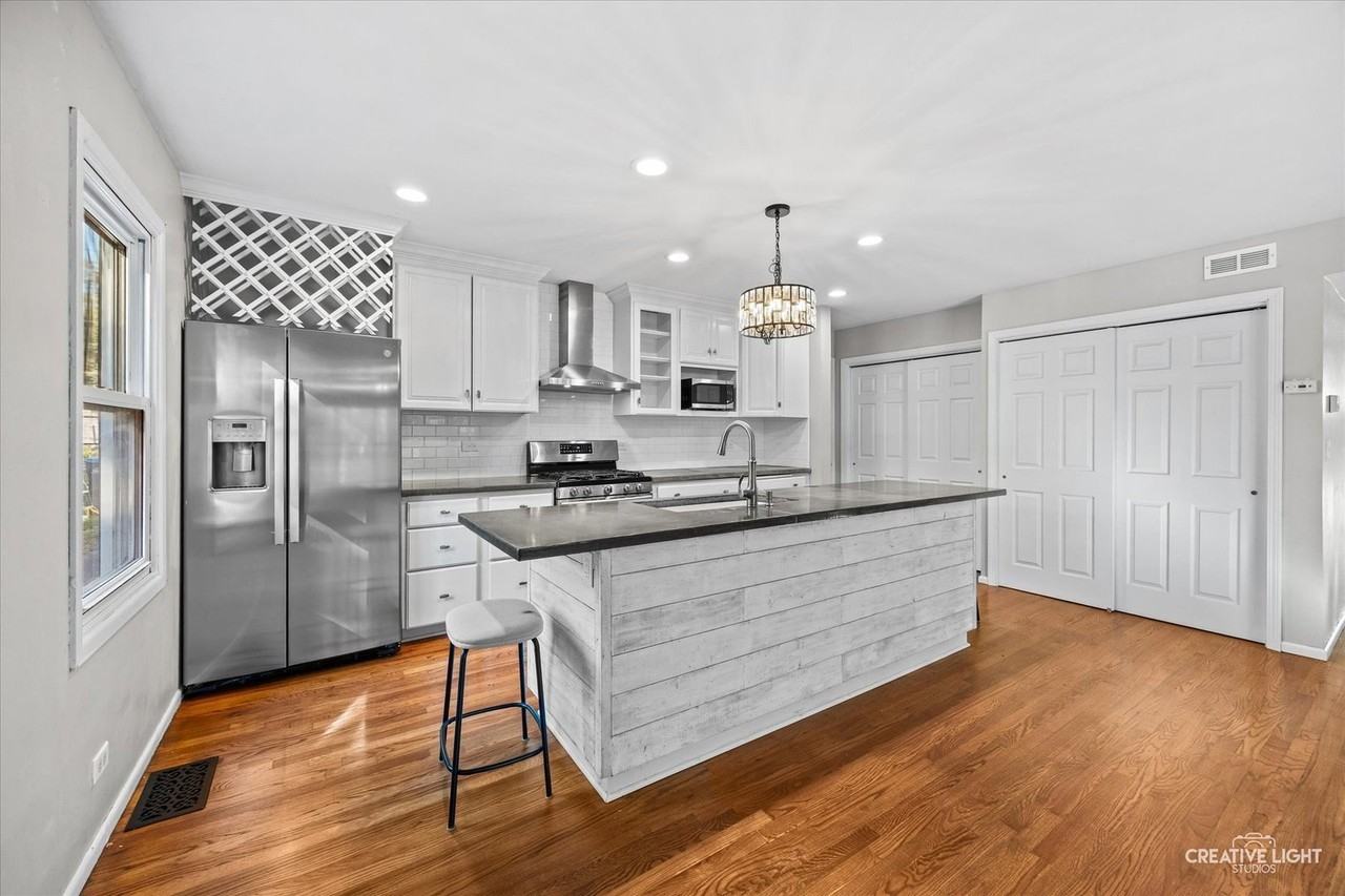 1114 S President St - Photo 5 of 17