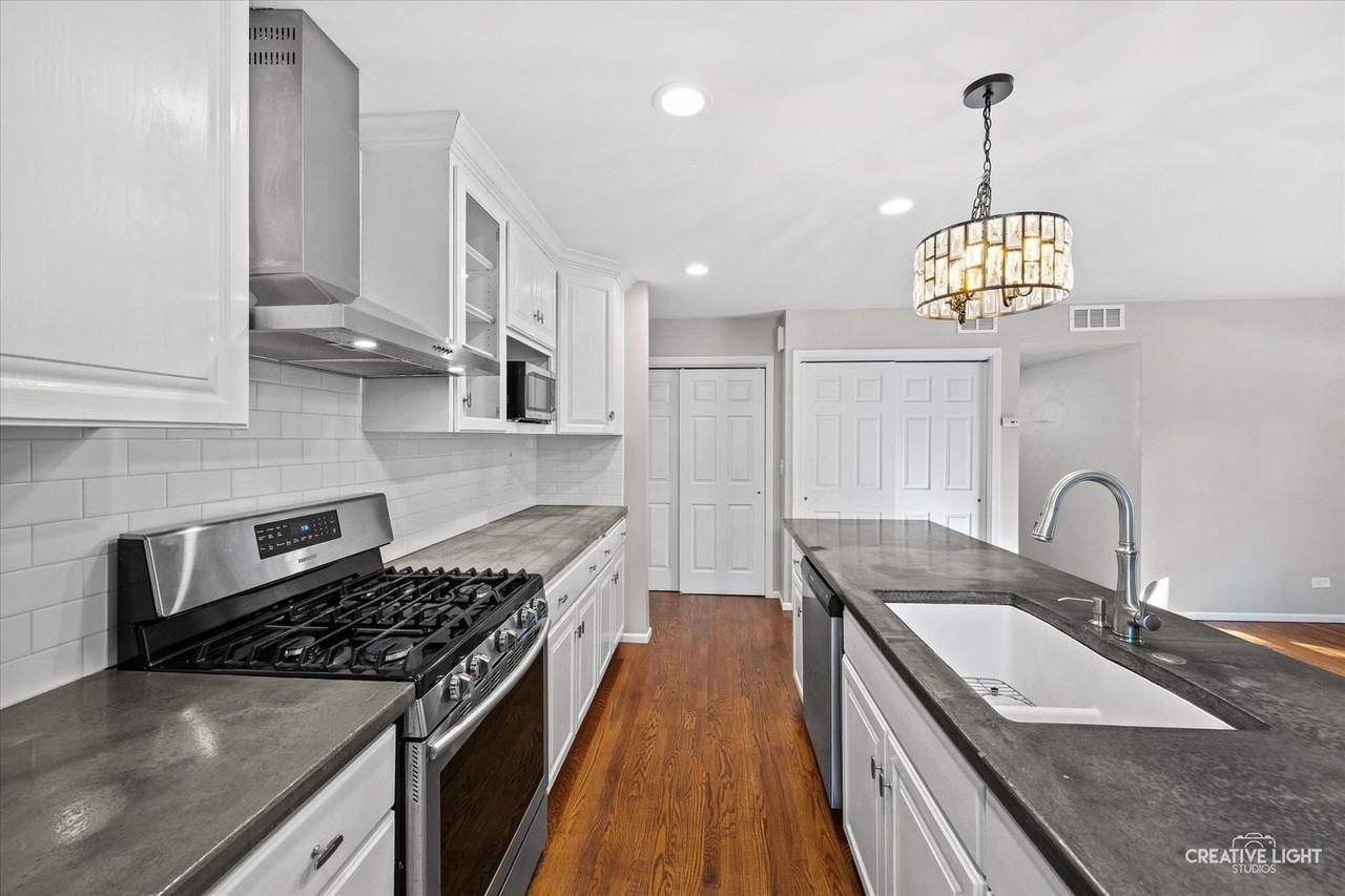1114 S President St - Photo 6 of 17