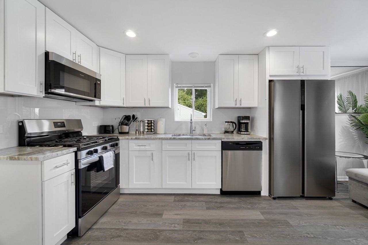 1846 Wesley Ave #3 - Photo 4 of 12