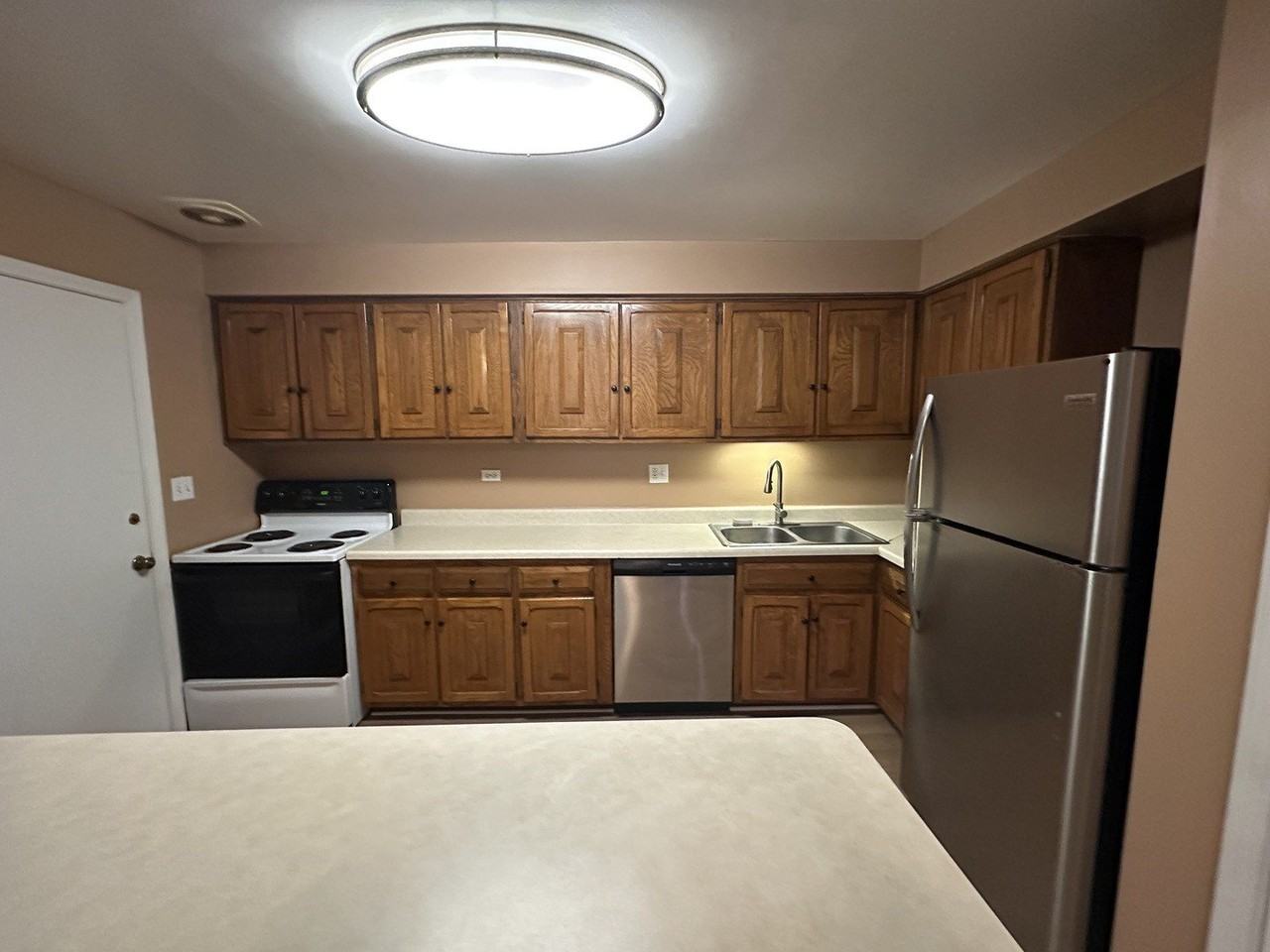 2311 S Goebbert Rd #B102 - Photo 6 of 20