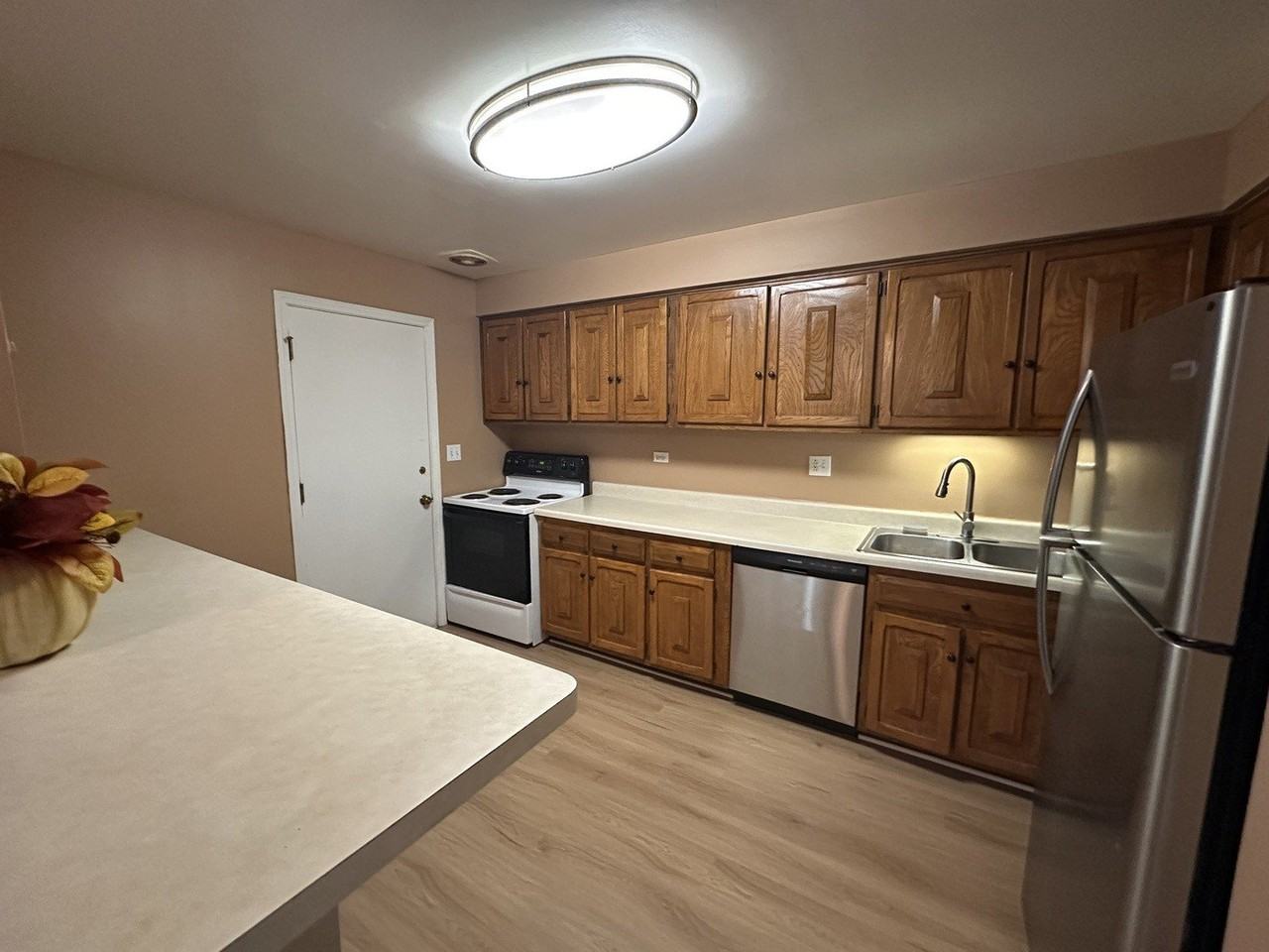 2311 S Goebbert Rd #B102 - Photo 7 of 20
