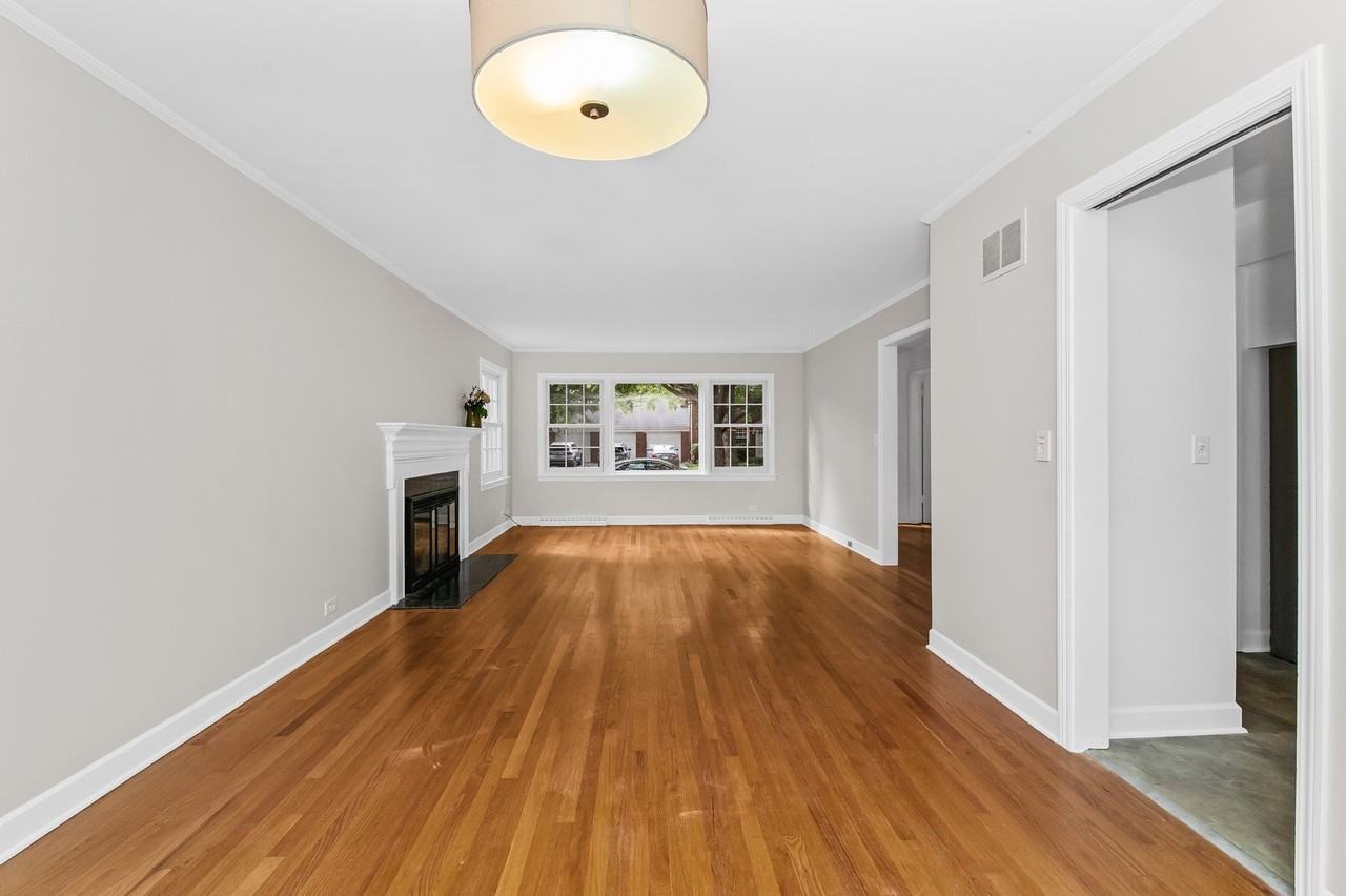2543 Marcy Ave - Photo 3 of 16