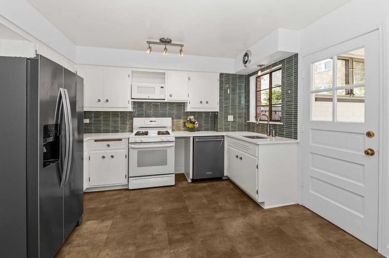 2543 Marcy Ave - Photo 5 of 16