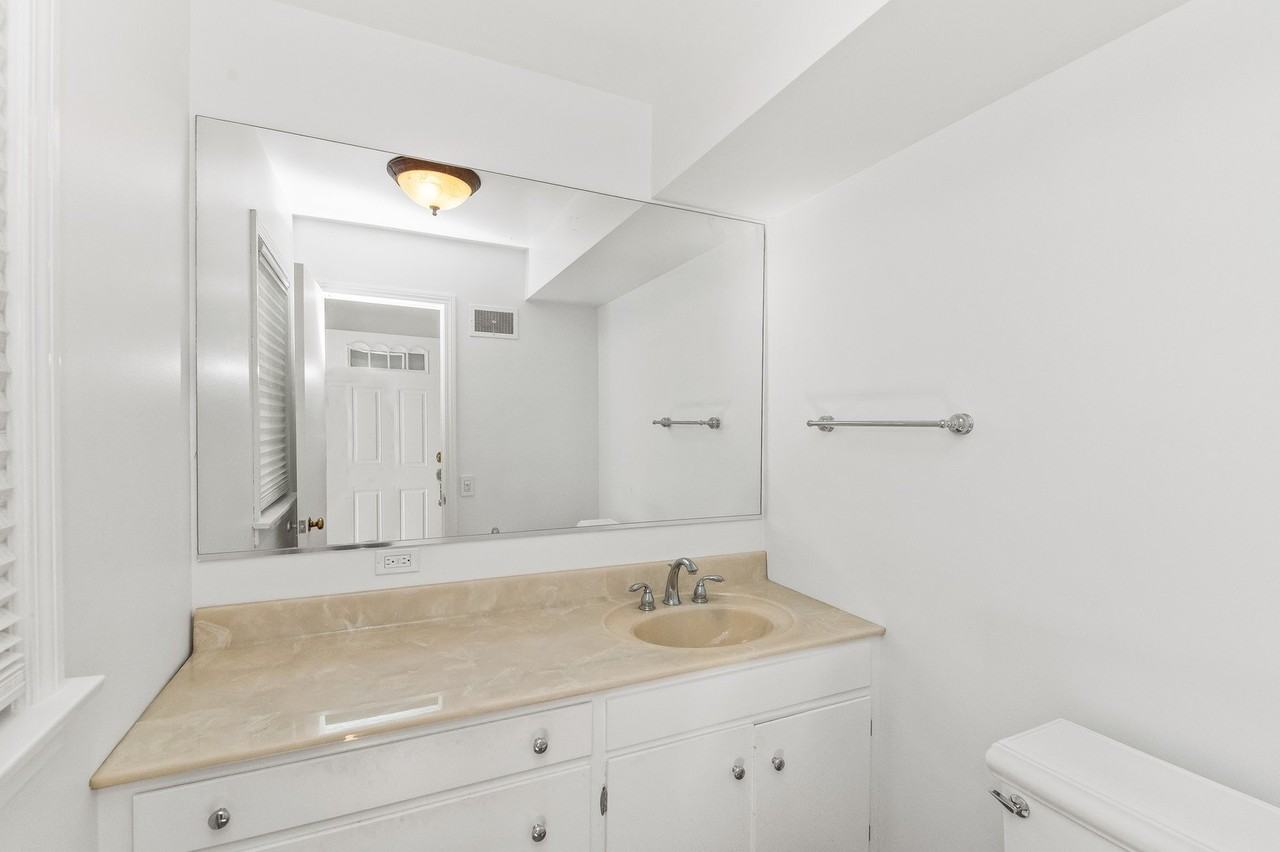 2543 Marcy Ave - Photo 7 of 16