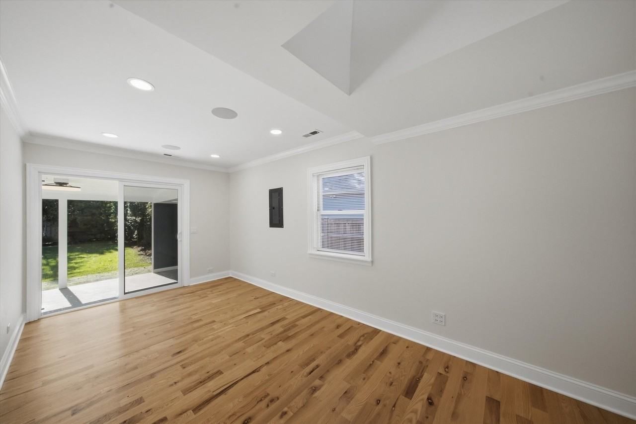 3309 Meadow Ln - Photo 5 of 25