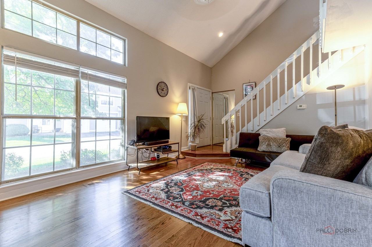1230 N Knollwood Dr - Photo 2 of 23