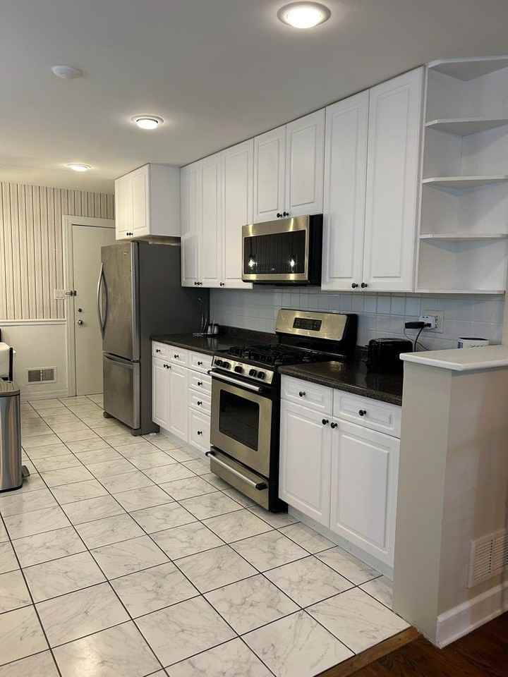 2918 W Hollywood Ave #2 - Photo 4 of 19