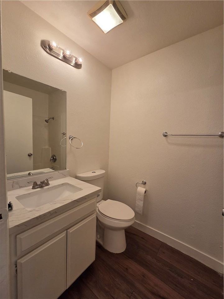 600 W 3rd St - Photo 6 of 10