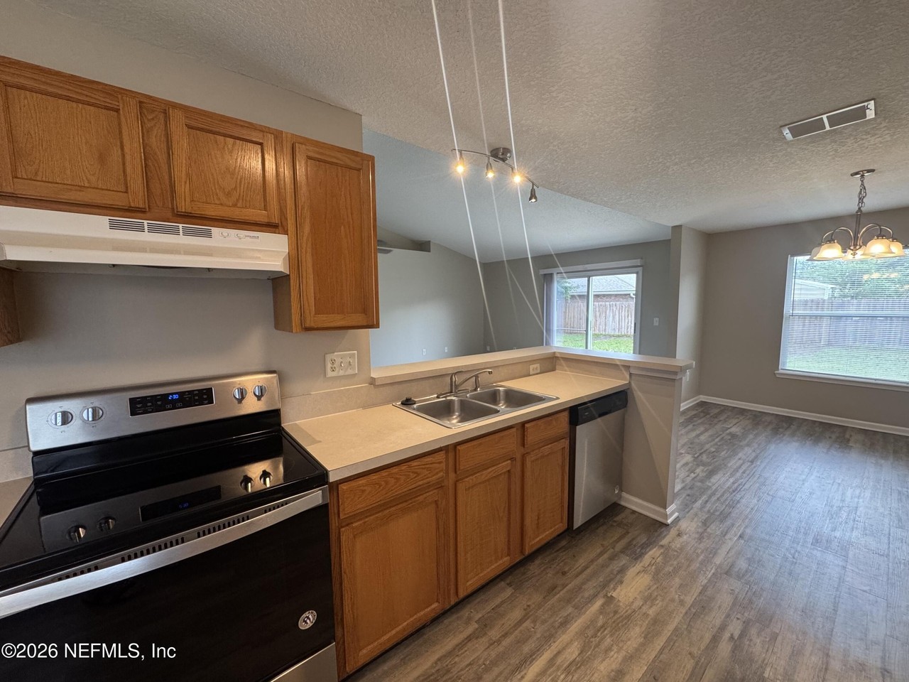 8109 Timber Point Dr - Photo 5 of 15