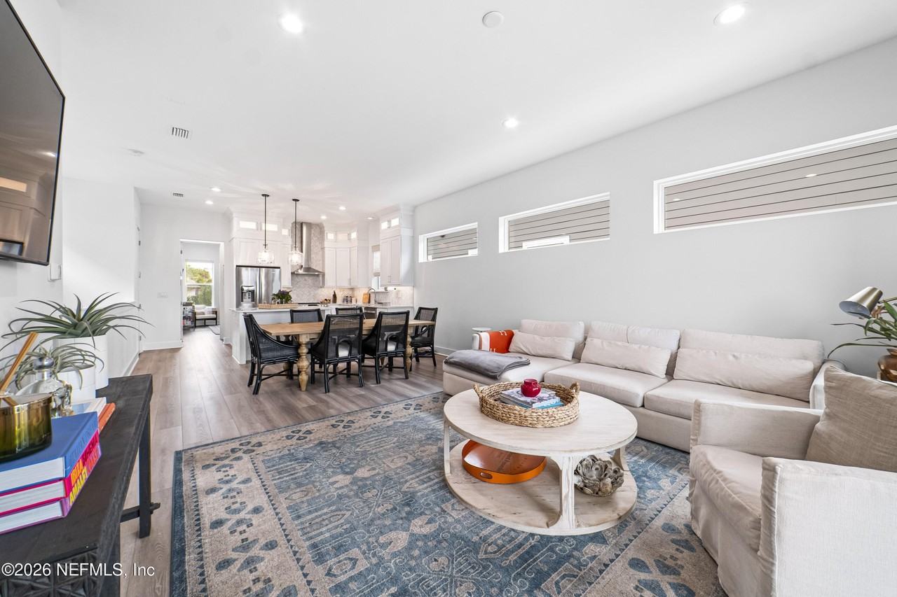 2107 Gorden Ave - Photo 5 of 22