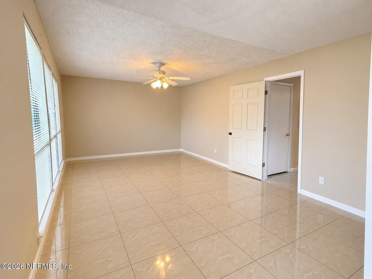 8175 Sutton Pl N - Photo 6 of 25