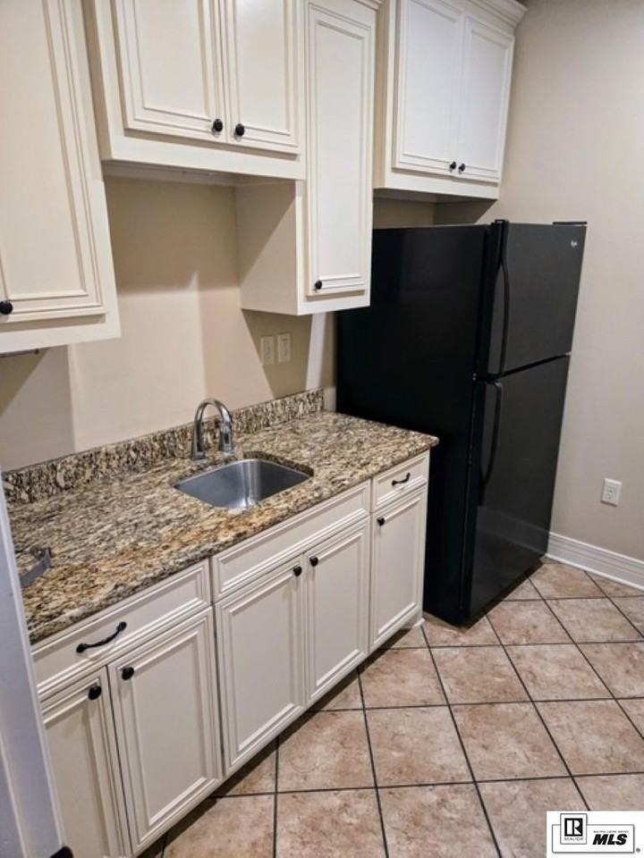 117 Julia St - Photo 6 of 9