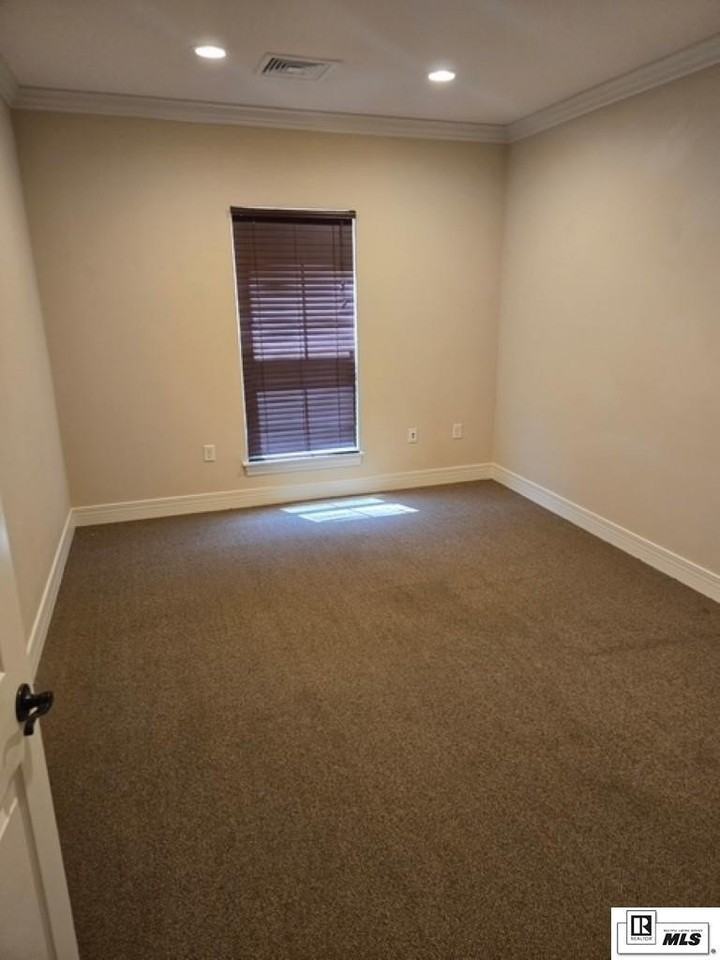 117 Julia St - Photo 7 of 9