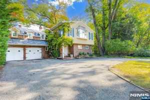 featured image of 43 Spring Valley Ave