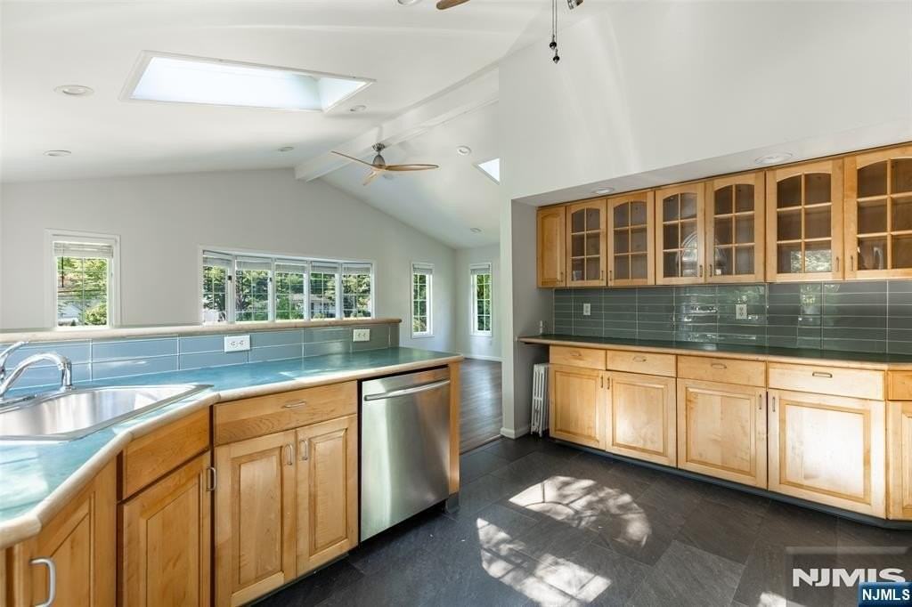 43 Spring Valley Ave - Photo 3 of 20