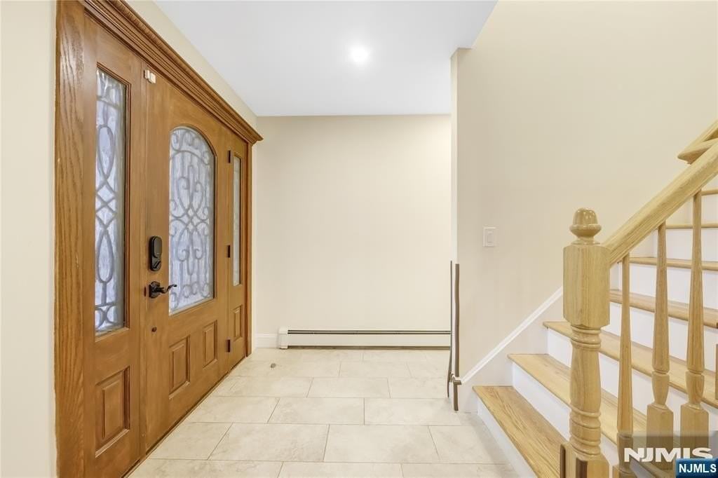 99 Lambert Pl - Photo 3 of 24