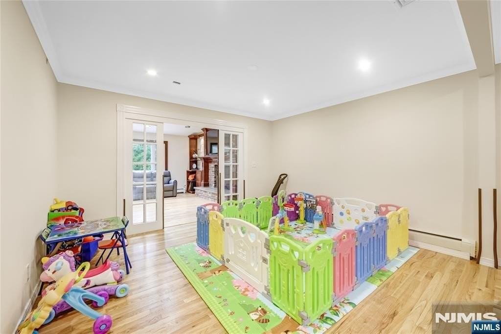 99 Lambert Pl - Photo 6 of 24