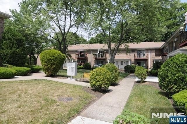 636 Godwin Ave #9B - Photo 3 of 11
