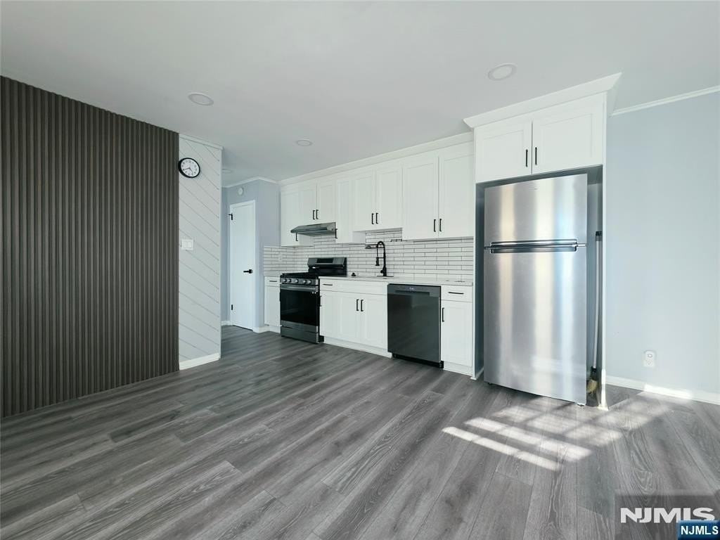 749 Broad Ave #A - Photo 2 of 14