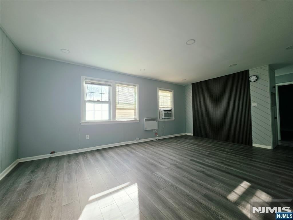 749 Broad Ave #A - Photo 4 of 14