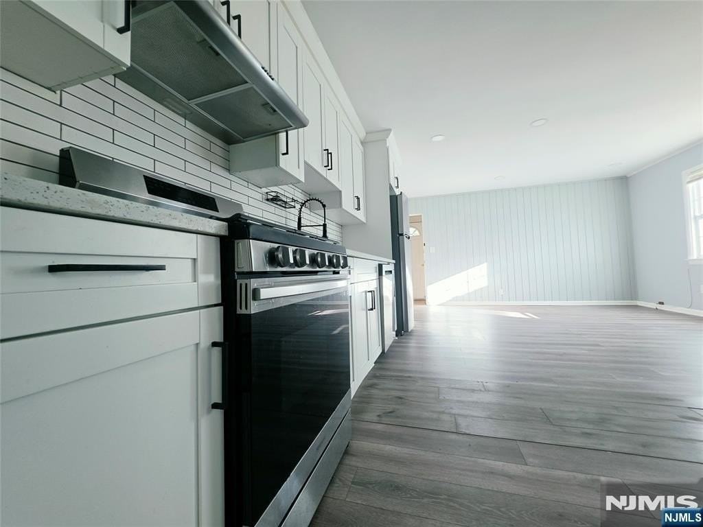 749 Broad Ave #A - Photo 6 of 14