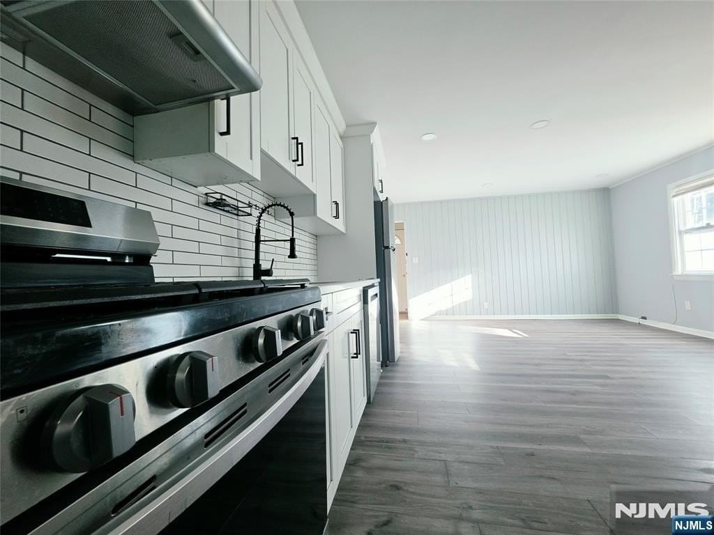 749 Broad Ave #A - Photo 7 of 14