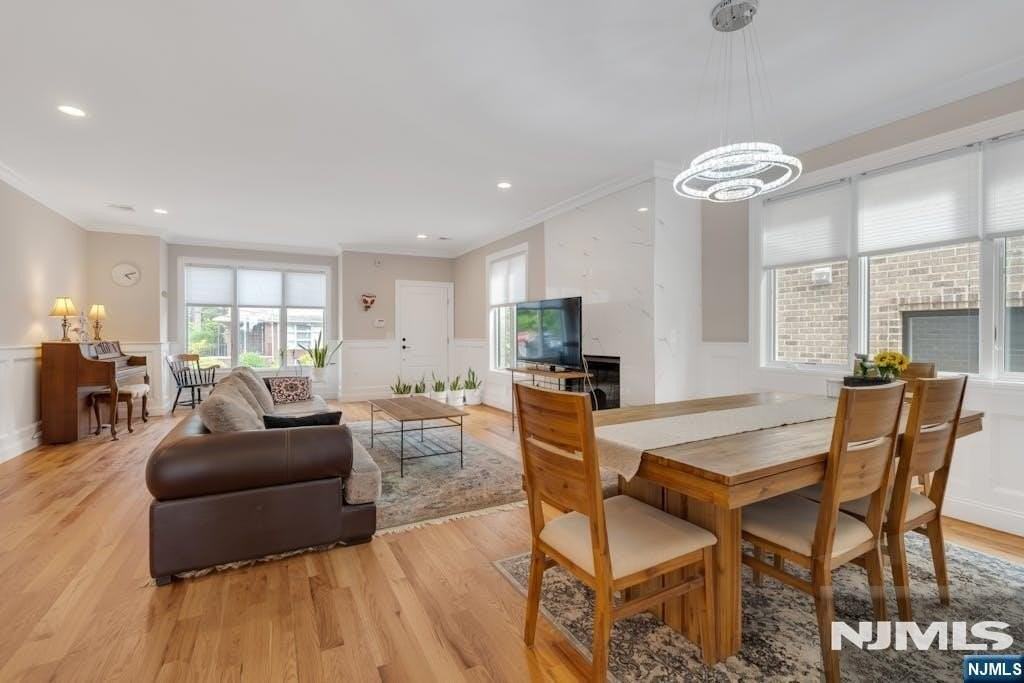469 9th St #A - Photo 6 of 25