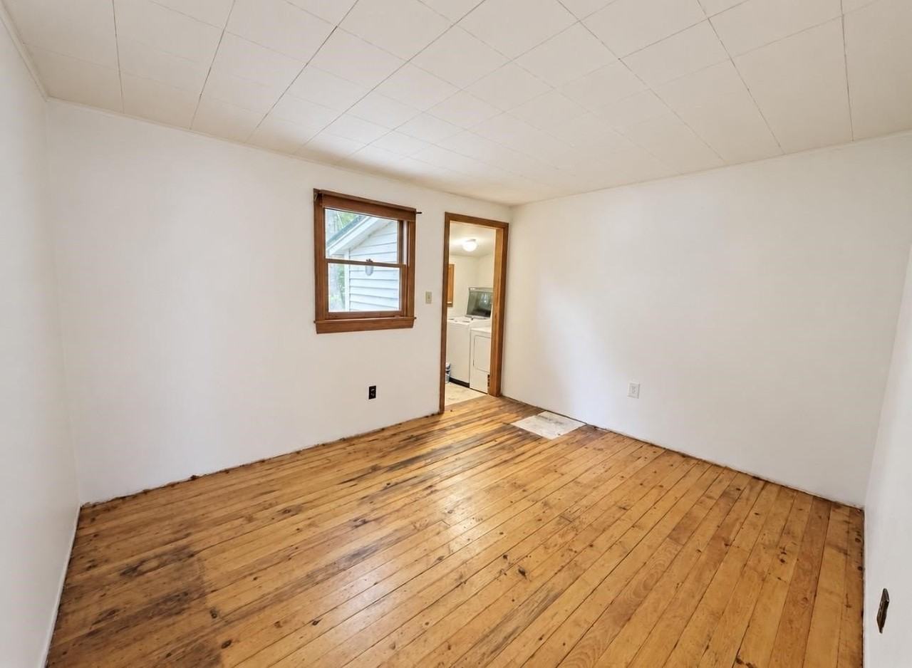 10 Acorn Dr - Photo 2 of 7