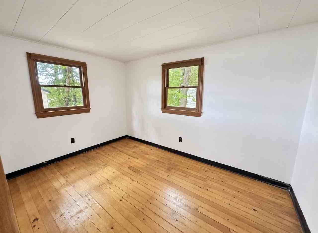 10 Acorn Dr - Photo 3 of 7