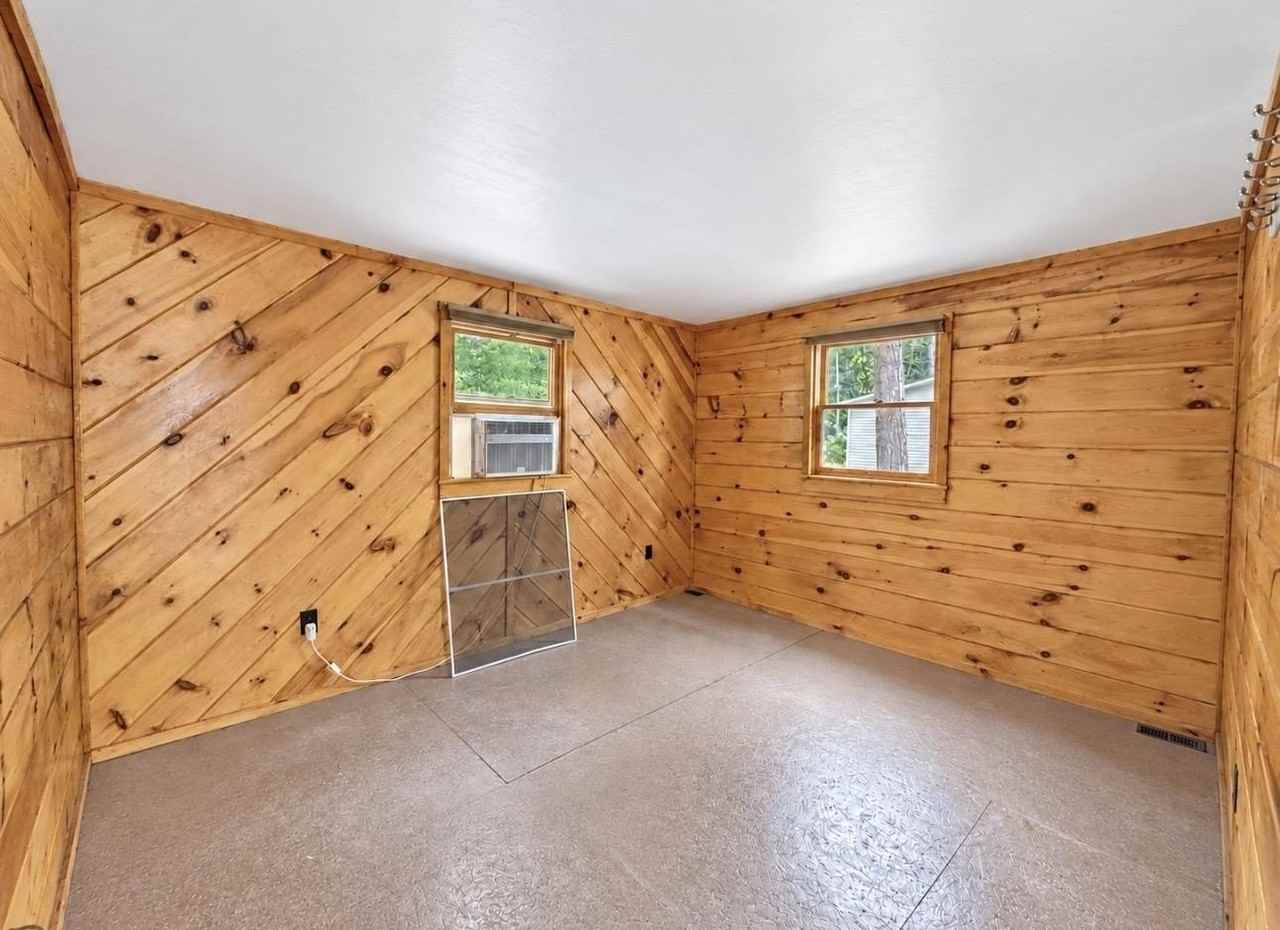 10 Acorn Dr - Photo 4 of 7