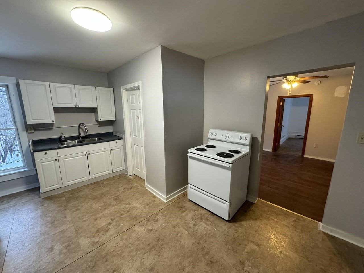 100 Hanover St - Photo 5 of 11