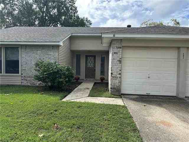 101 Celeste Cir - Photo 3 of 11