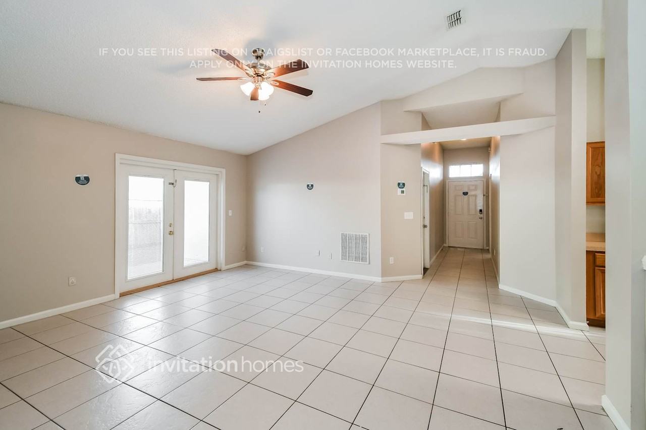 4359 Hanging Moss Dr - Photo 4 of 17