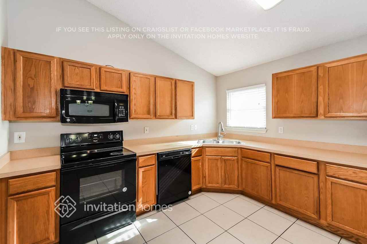 4359 Hanging Moss Dr - Photo 6 of 17