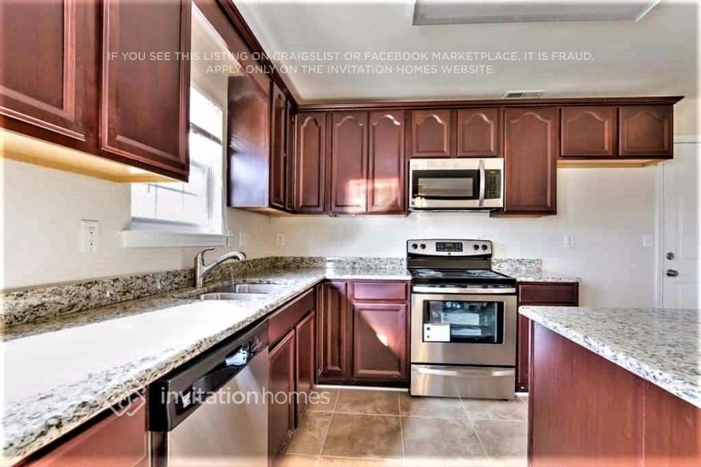 160 Elrosa Rd - Photo 4 of 17