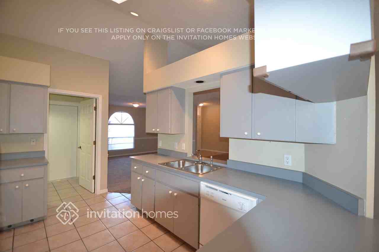 4211 Arrow Dr - Photo 6 of 19