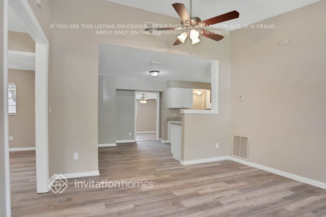 243 Crabtree Ave - Photo 4 of 22