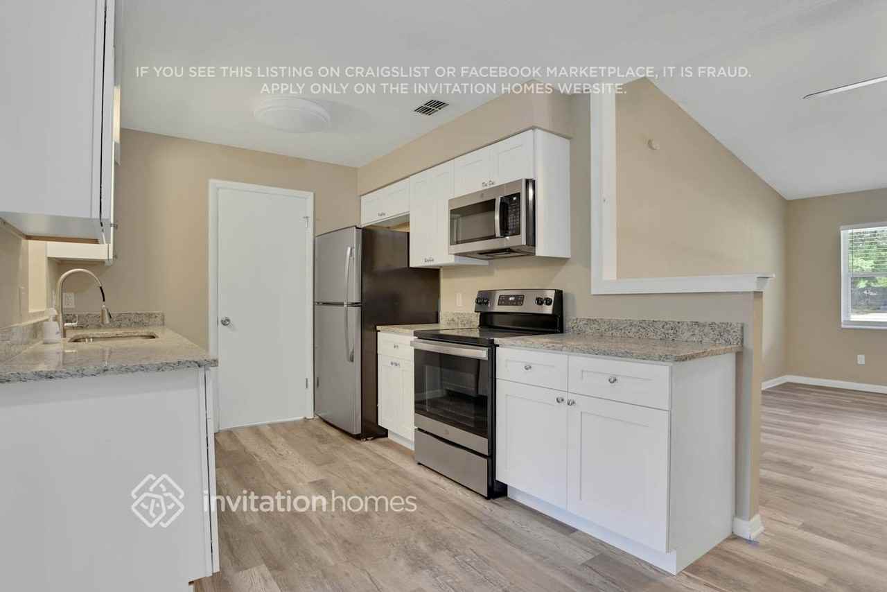 243 Crabtree Ave - Photo 7 of 22