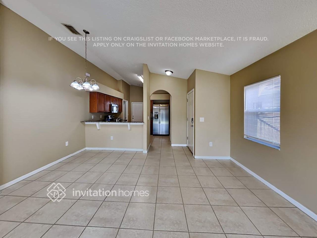 563 Lindsay Anne Ct - Photo 4 of 18