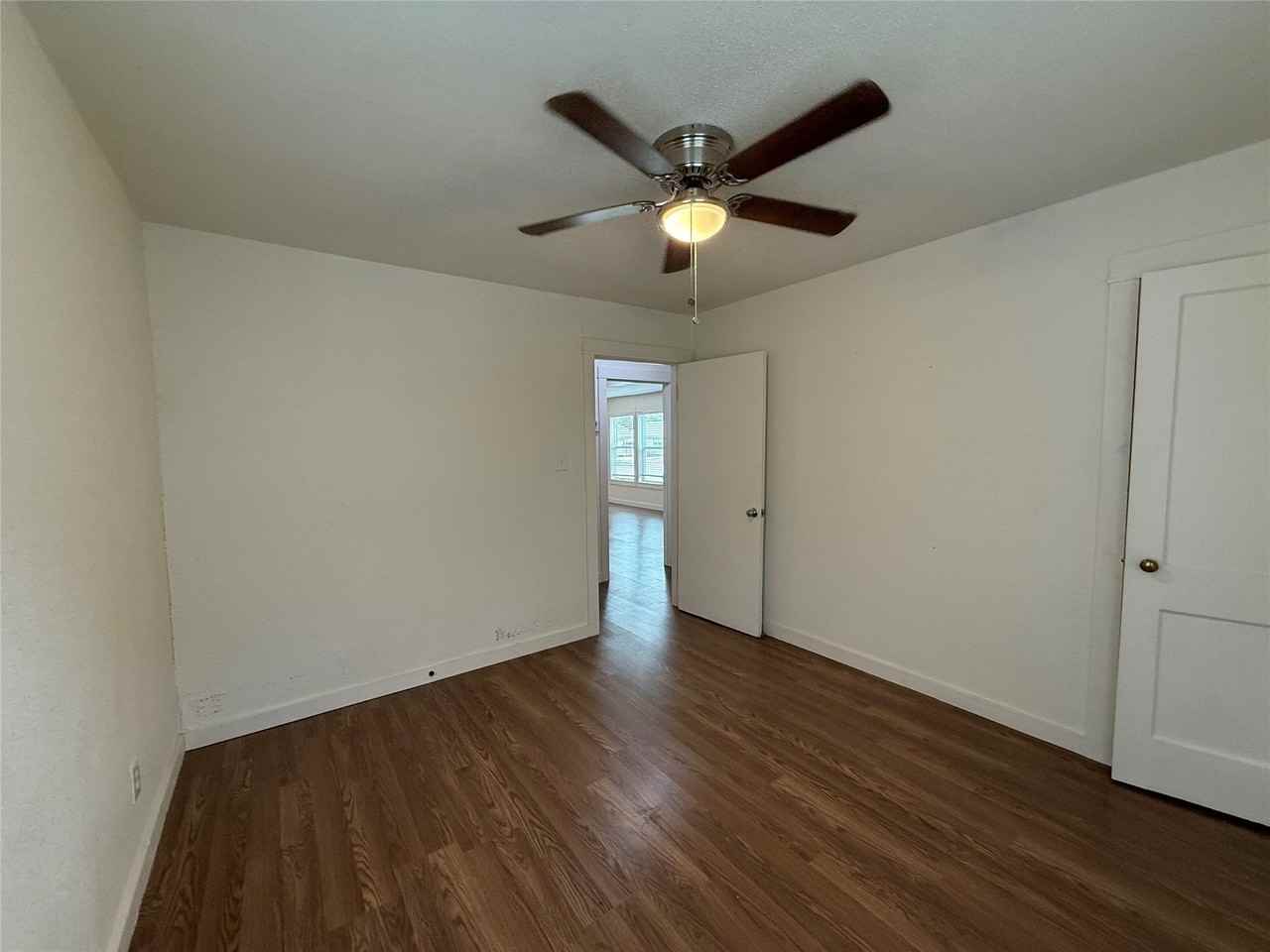 1482 Burger St - Photo 5 of 26
