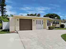 917 Se 16th Pl - Photo 1 of 1