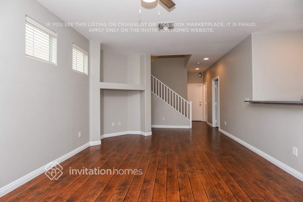 10638 Congaree St - Photo 3 of 16