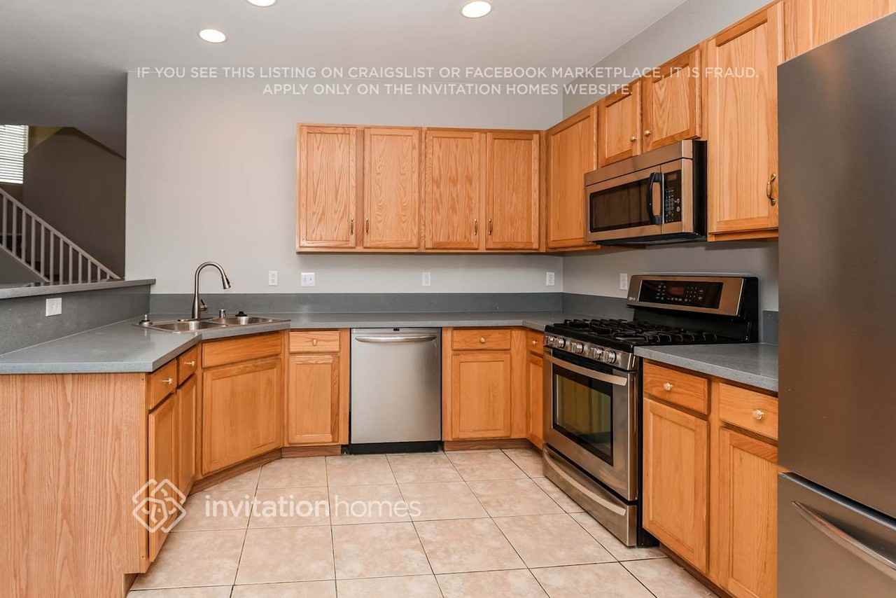 10638 Congaree St - Photo 5 of 16