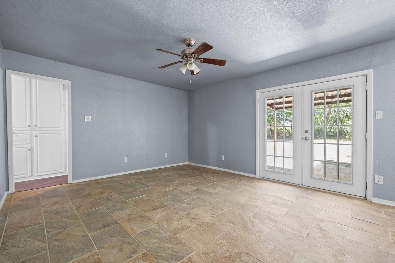 1729 W Doyle St - Photo 6 of 39