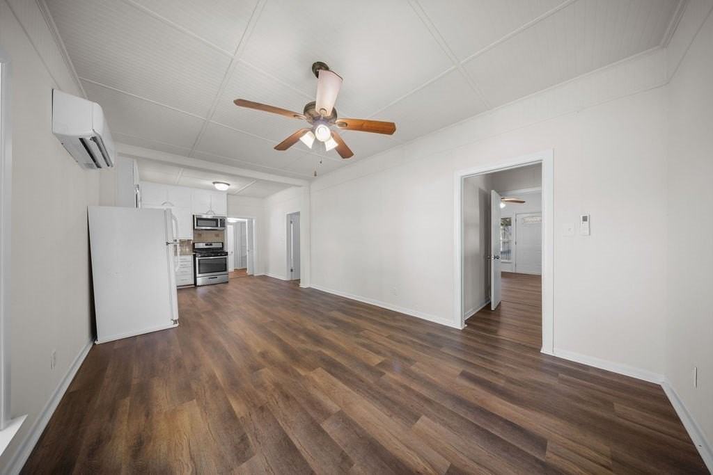 132 Stacks Rd - Photo 7 of 29