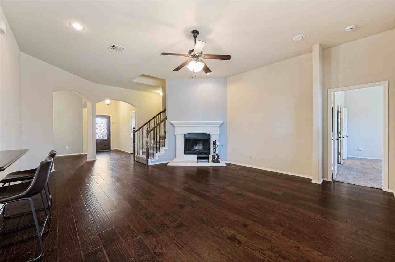 1405 Bounds Ln - Photo 4 of 19