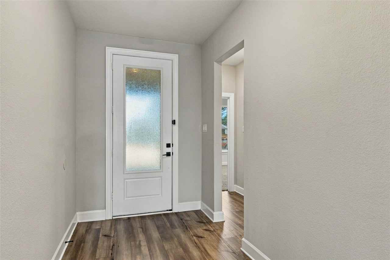 2025 Dakota Dr - Photo 4 of 30